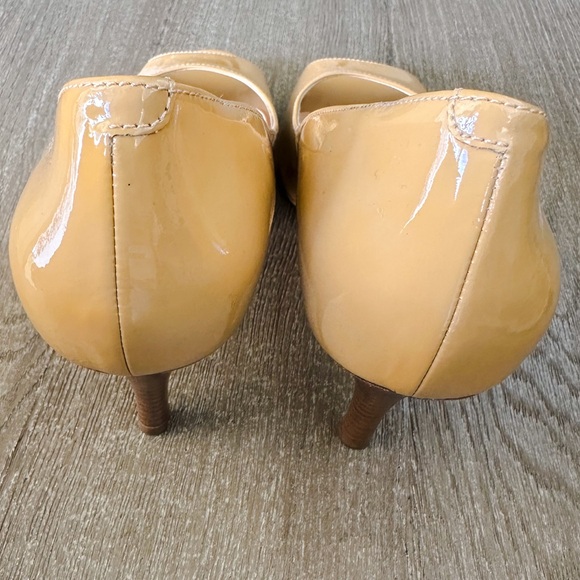COLE HAAN Air Lainey Open Toe Peep Toe Pump
Sandstone Patent Size 7 - Picture 11 of 15